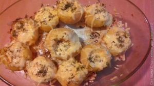 Запеченный картофель с перепелиными яйцами