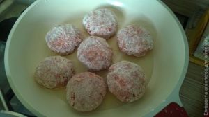 Свиные котлеты с сыром и перцем чили
