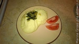 Воздушное пюре с обжаренным луком и укропом