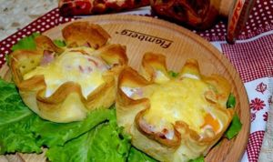 Завтрак в корзинках из блинов