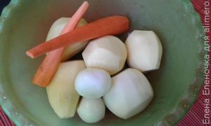 Рецепт Картошки с сардельками по-деревенски в горшочках