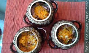 Рецепт Картошки с сардельками по-деревенски в горшочках