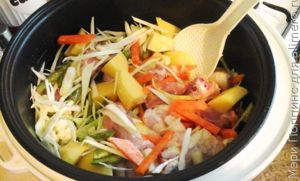 Овощное рагу с мясом в мультиварке