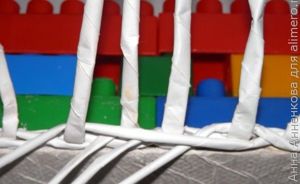 Корзинка из газетных трубочек