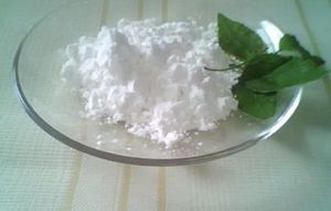Мел в порошке – прекрасное чистящее средство. Мел, разведенный в воде, удалит загрязнения со стекла и зеркал. Мел в порошке – прекрасное чистящее средство. Мел, разведенный в воде, удалит загрязнения со стекла и зеркал.