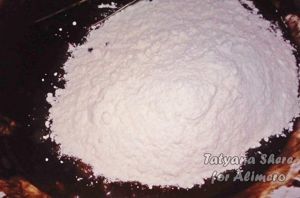 Шоколадный бисквит с орехами