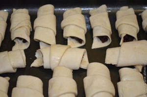 Рогалики с черносливом рецепт