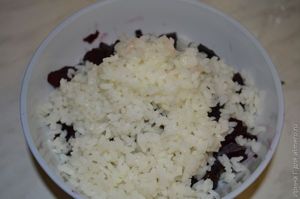 Салат из свеклы с рисом и черносливом