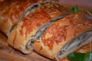 рулет с мясным фаршем из слоеного теста рецепт