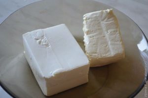 сырные колечки из слоеного теста