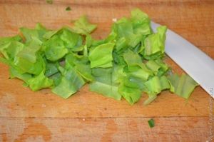 салат из редьки с огурцом, яйцом и сметаной