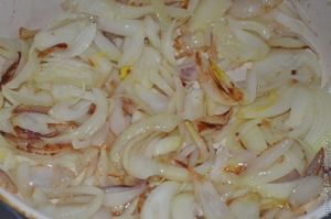 Курица с черносливом в ореховом соусе