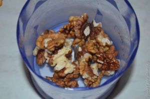 Курица с черносливом в ореховом соусе