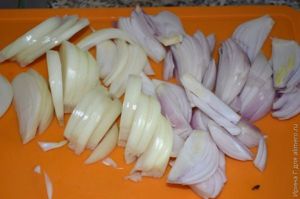 Курица с черносливом в ореховом соусе