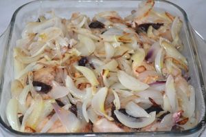 Курица с черносливом в ореховом соусе