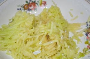 салат с курицей и орехами