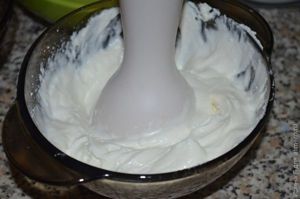 творожный десерт с вишней и мандарином