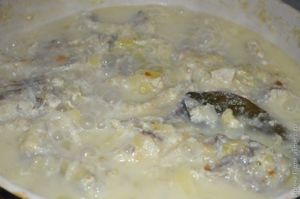рыба, припущенная в молоке