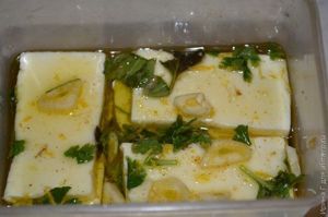 салат с маринованной брынзой