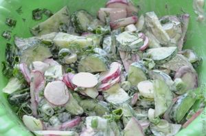 салат из редиса и огурца
