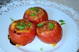 запеченные фаршированные помидоры