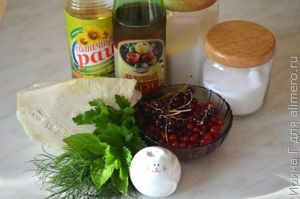 салат из капусты и красной смородины
