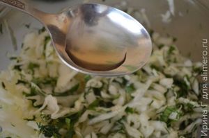 салат из капусты и красной смородины