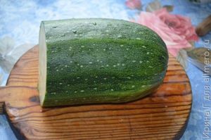 кабачок с рисом, овощами и куриным филе