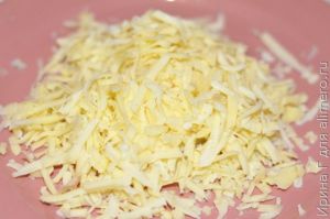 салат из сельдерея с яблоком и сыром