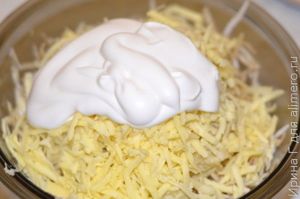 салат из сельдерея с яблоком и сыром