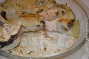 скумбрия с луком в микроволновке