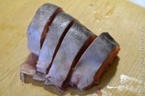горбуша запеченная с мандарином и луком