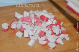 салат из морской капусты с помидорами
