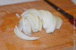 салат из морской капусты с помидорами