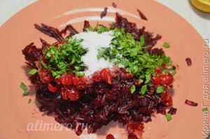 салат из свеклы с клюквой