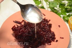 салат из свеклы с клюквой
