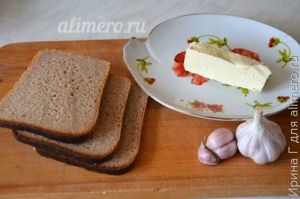 бутерброды с маслом и чесноком
