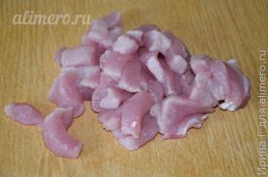 капуста с мясом тушеная в горшочке
