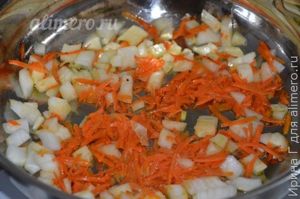капуста с мясом тушеная в горшочке