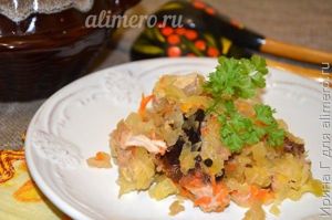 капуста с мясом тушеная в горшочке