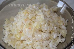 капуста с мясом тушеная в горшочке