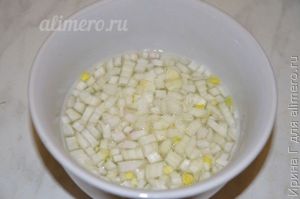 салат из кукурузы с морской капустой