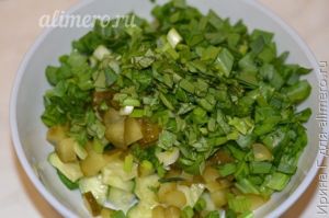 салат из огурцов и зеленого лука