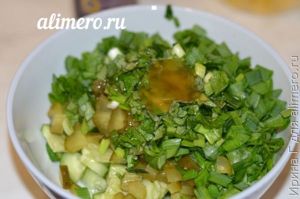 салат из огурцов и зеленого лука