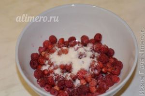 фруктово-ягодный десерт с творогом