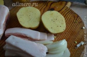 картофель запеченный на углях с салом