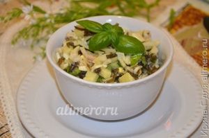 рыбный салат с морской капустой