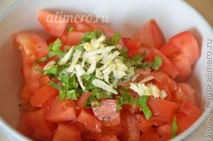 брускетта с помидорами и базиликом