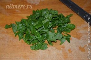 картофельный салат с помидором и оливками