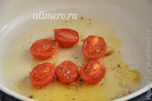 белковый омлет с помидорами и шпинатом